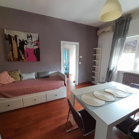 A Casa Di Sabry Lägenhet Bari Exteriör bild